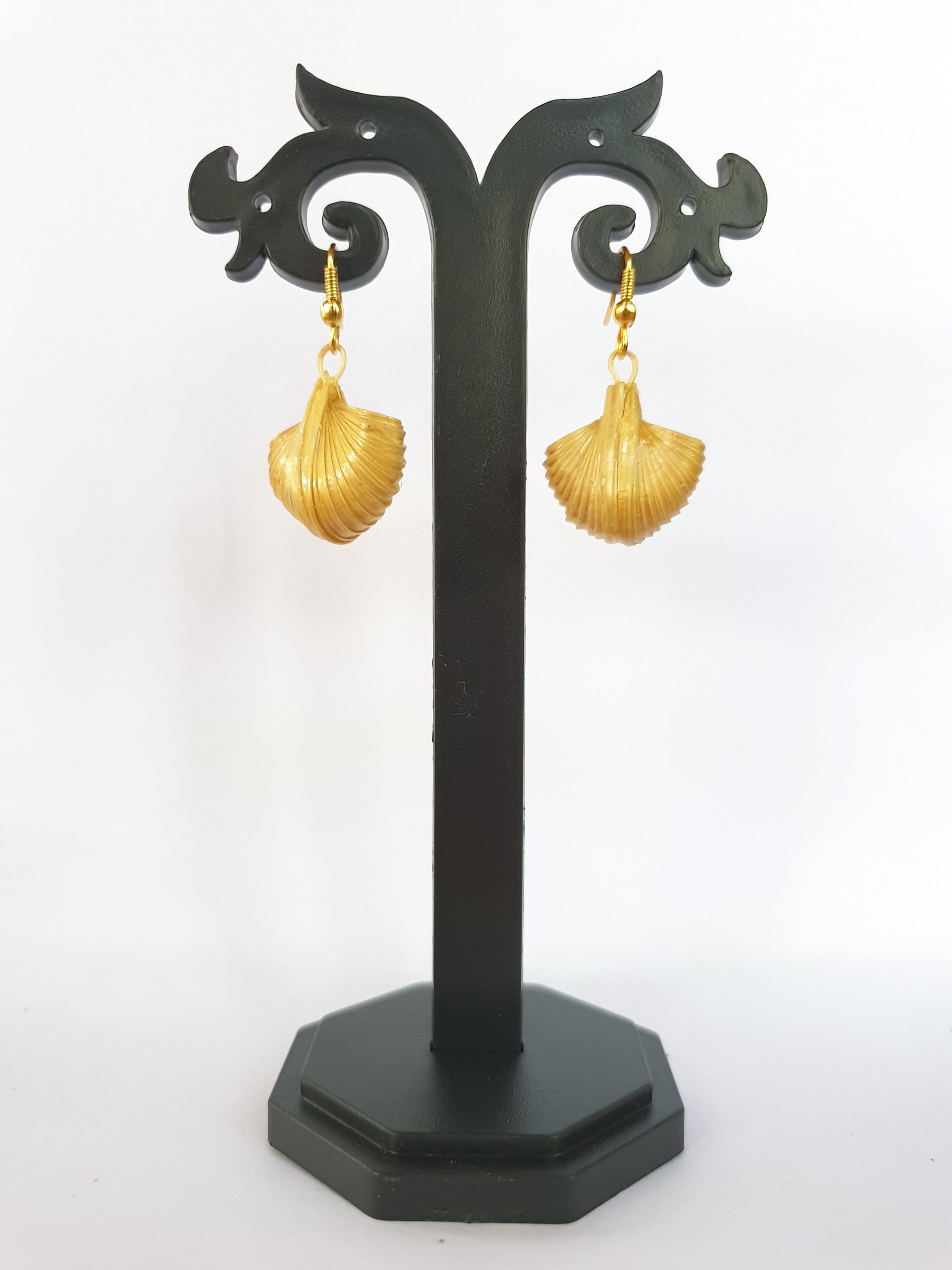 Bamboo Queen Scallop Shape Earrings