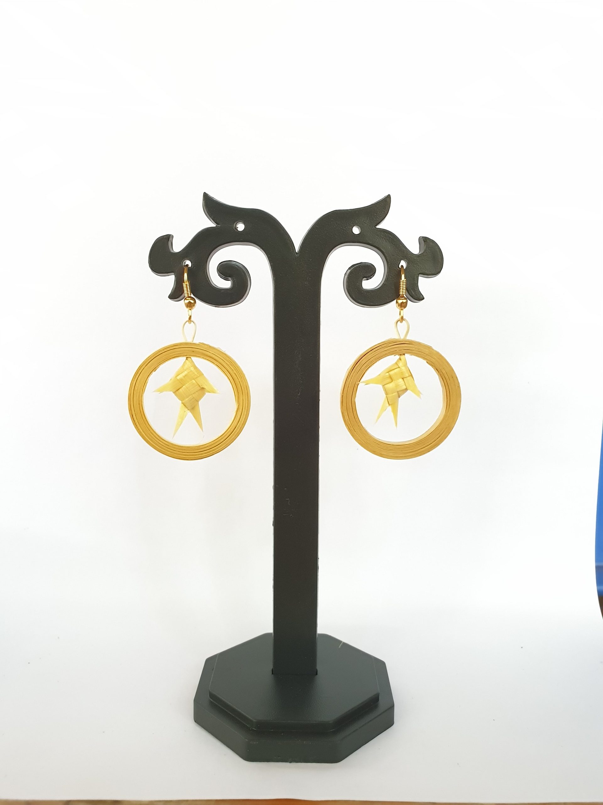 Bamboo Fish in Round Earrings
